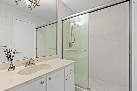 4825 NW 98th Place Doral FL 33178
