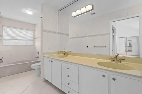 4825 NW 98th Place Doral FL 33178