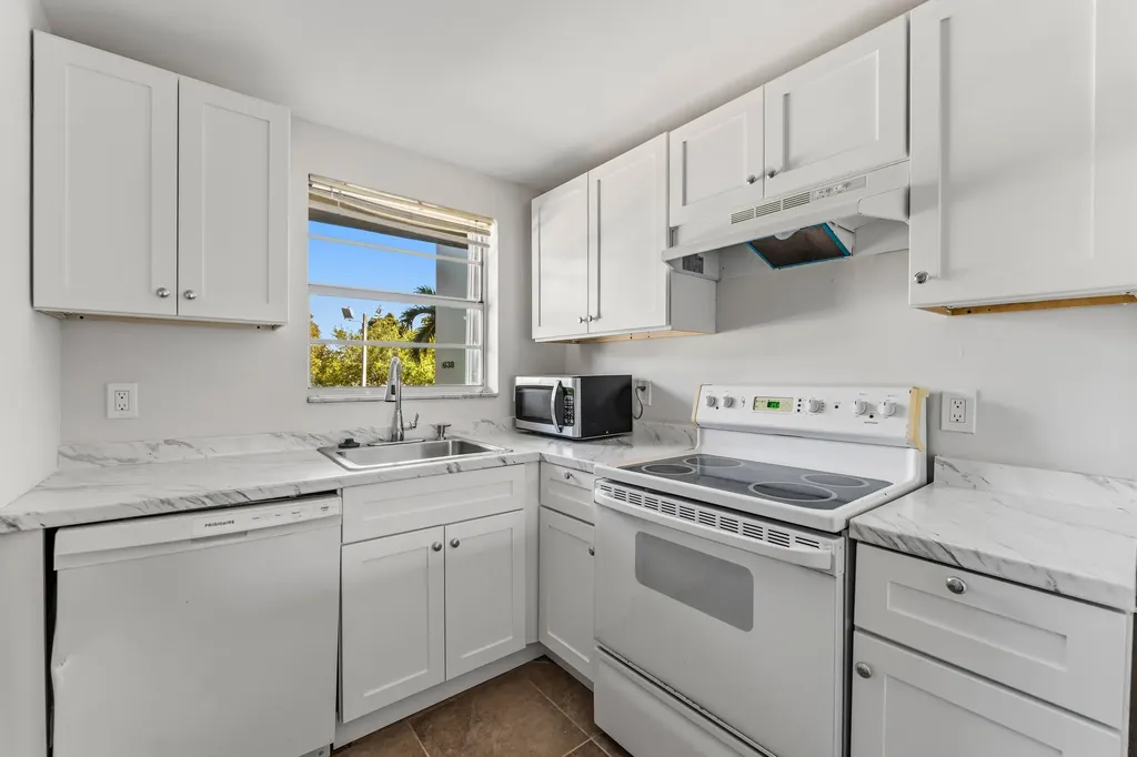 1638 Embassy Drive West Palm Beach FL 33401