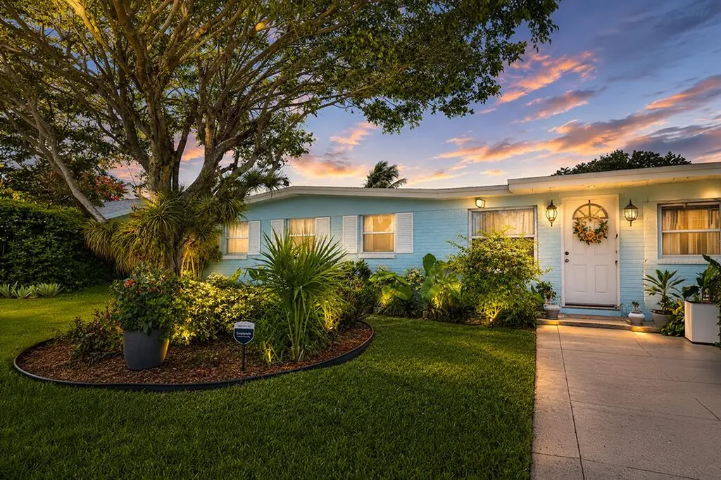 3740 Dunes Road Palm Beach Gardens FL 33410