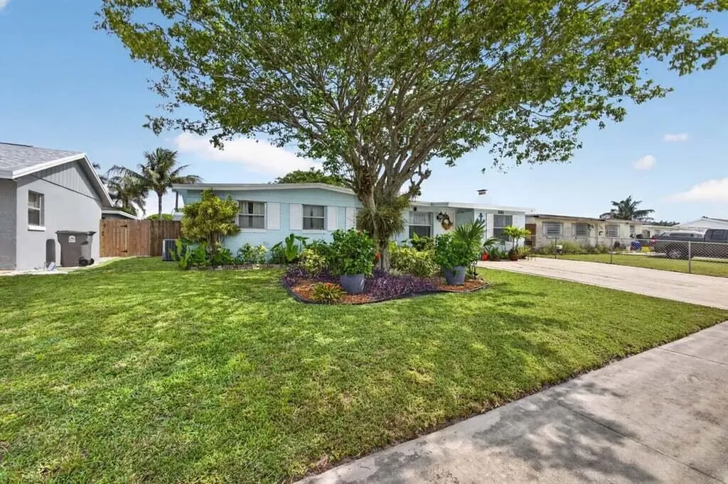 3740 Dunes Road Palm Beach Gardens FL 33410