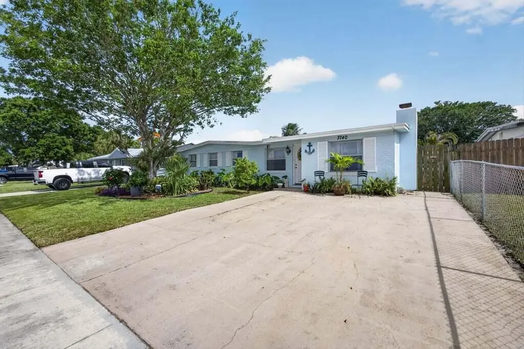 3740 Dunes Road Palm Beach Gardens FL 33410