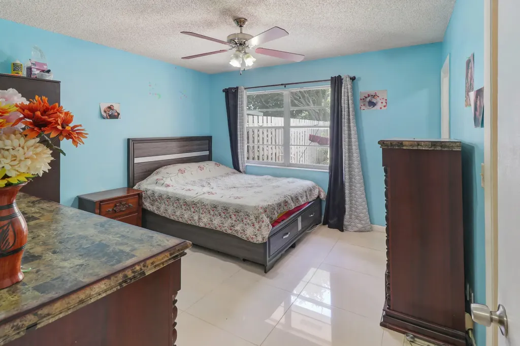 23 Chelsea Lane Boynton Beach FL 33426