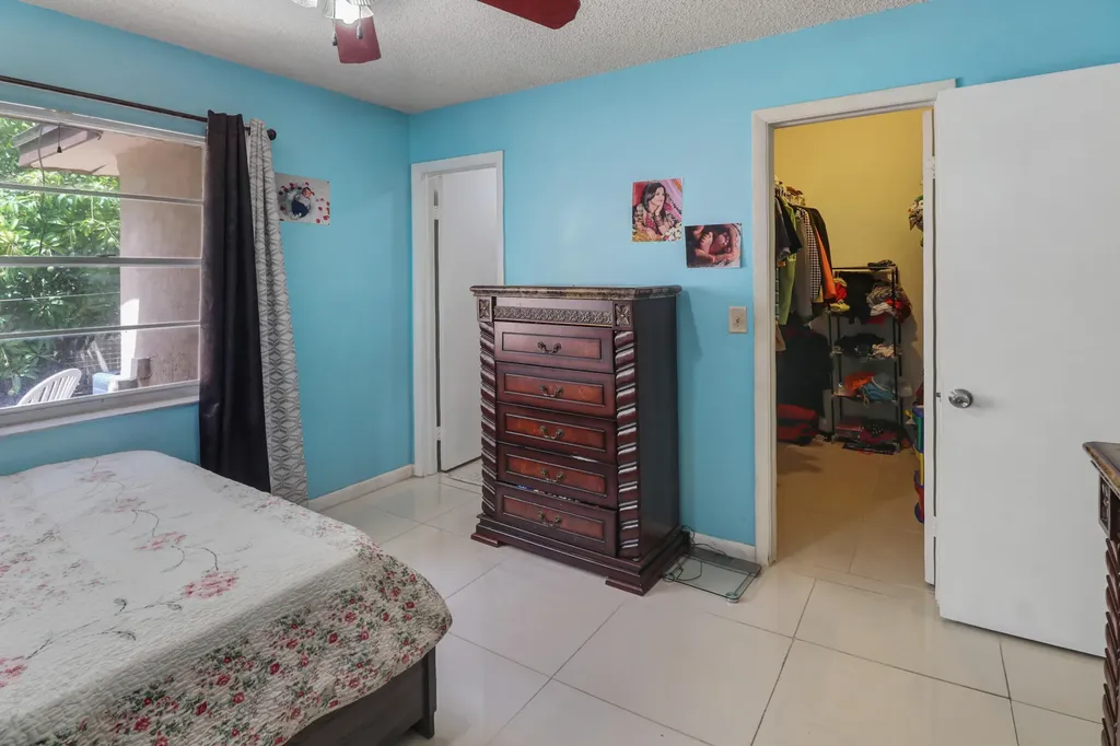 23 Chelsea Lane Boynton Beach FL 33426