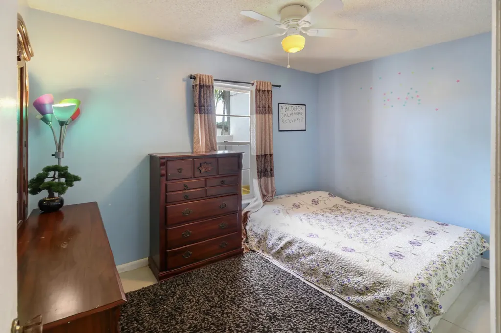23 Chelsea Lane Boynton Beach FL 33426