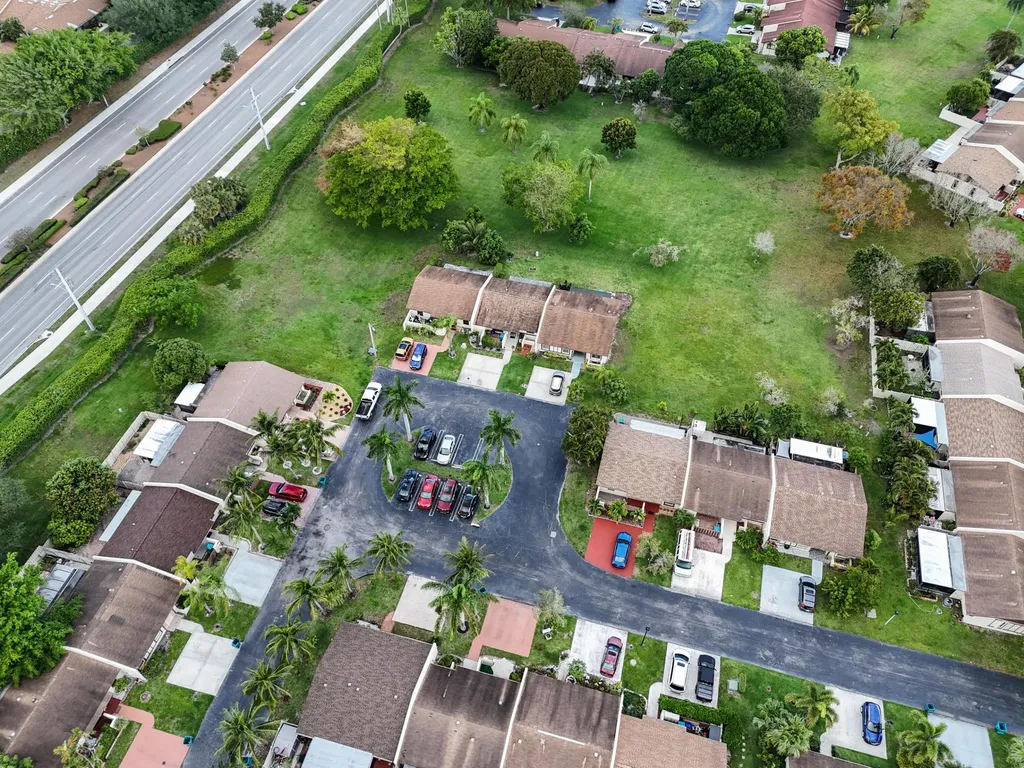 23 Chelsea Lane Boynton Beach FL 33426