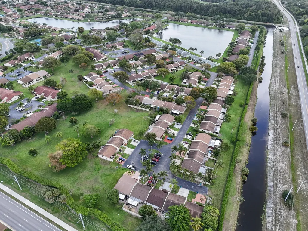 23 Chelsea Lane Boynton Beach FL 33426