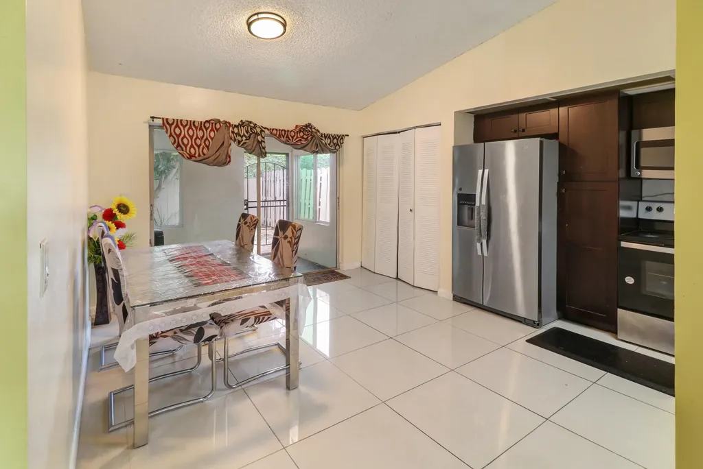 23 Chelsea Lane Boynton Beach FL 33426