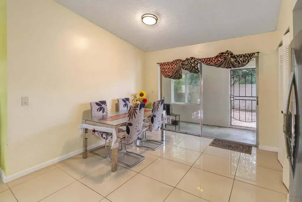 23 Chelsea Lane Boynton Beach FL 33426