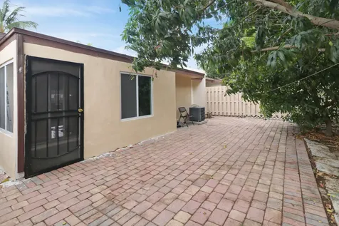 23 Chelsea Lane Boynton Beach FL 33426