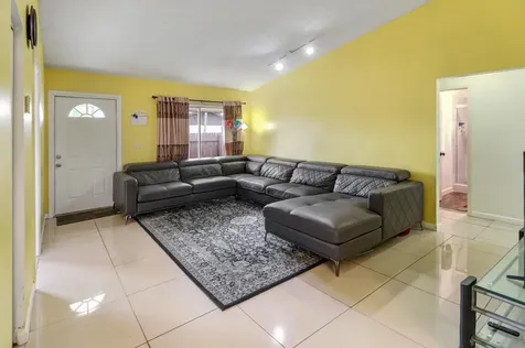 23 Chelsea Lane Boynton Beach FL 33426