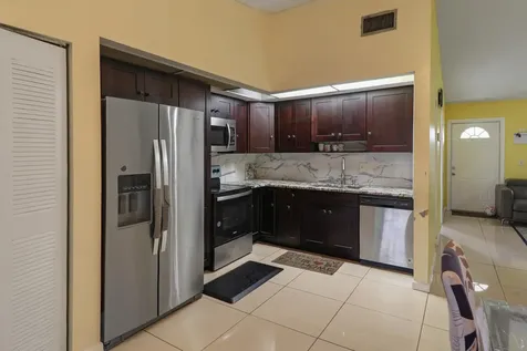 23 Chelsea Lane Boynton Beach FL 33426