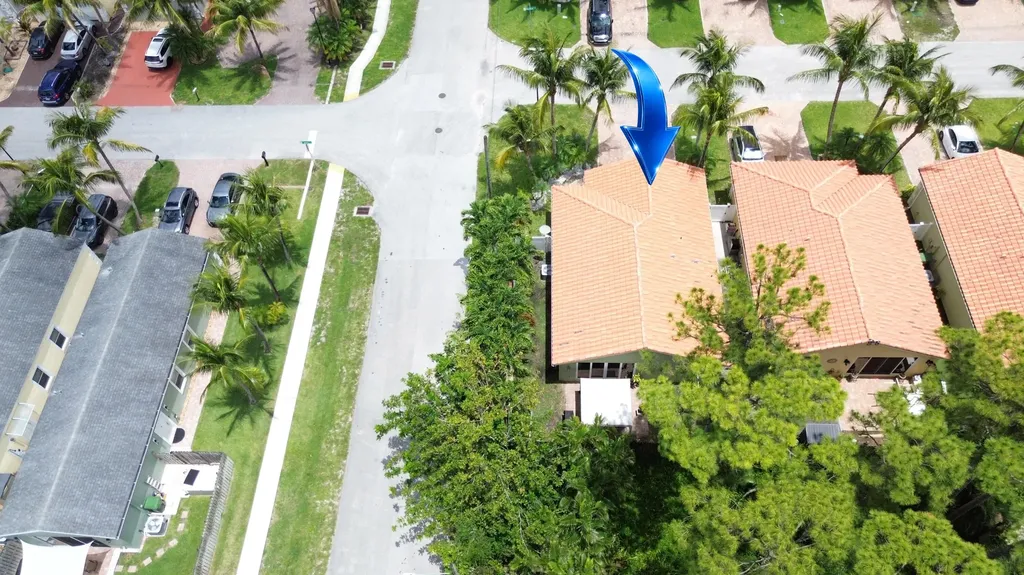 3302 Elizabeth Place S Palm Springs FL 33461