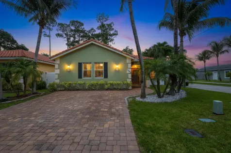 3302 Elizabeth Place S Palm Springs FL 33461