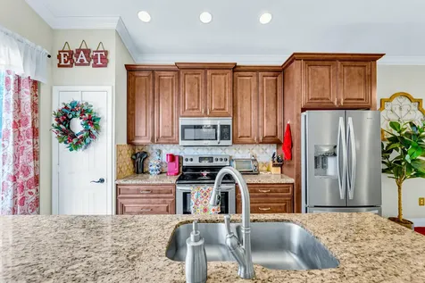 3302 Elizabeth Place S Palm Springs FL 33461