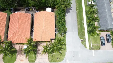 3302 Elizabeth Place S Palm Springs FL 33461