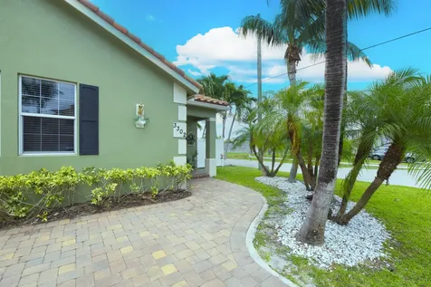 3302 Elizabeth Place S Palm Springs FL 33461