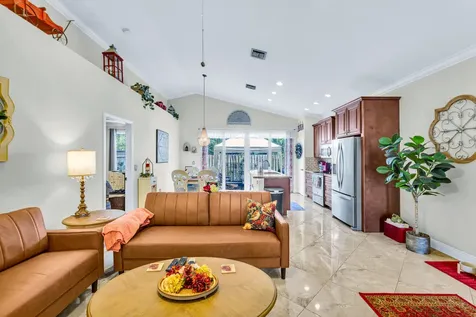 3302 Elizabeth Place S Palm Springs FL 33461