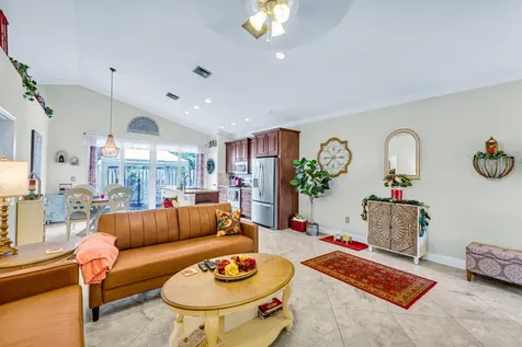 3302 Elizabeth Place S Palm Springs FL 33461