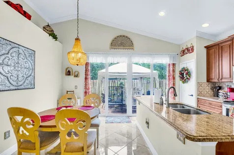 3302 Elizabeth Place S Palm Springs FL 33461