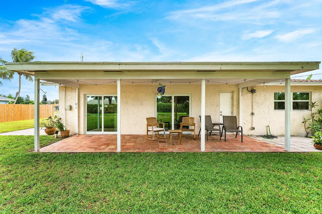 3150 Pinehurst Drive Lake Worth FL 33467