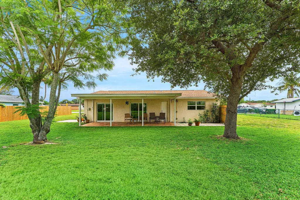3150 Pinehurst Drive Lake Worth FL 33467