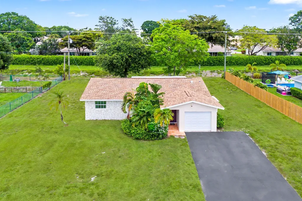 3150 Pinehurst Drive Lake Worth FL 33467