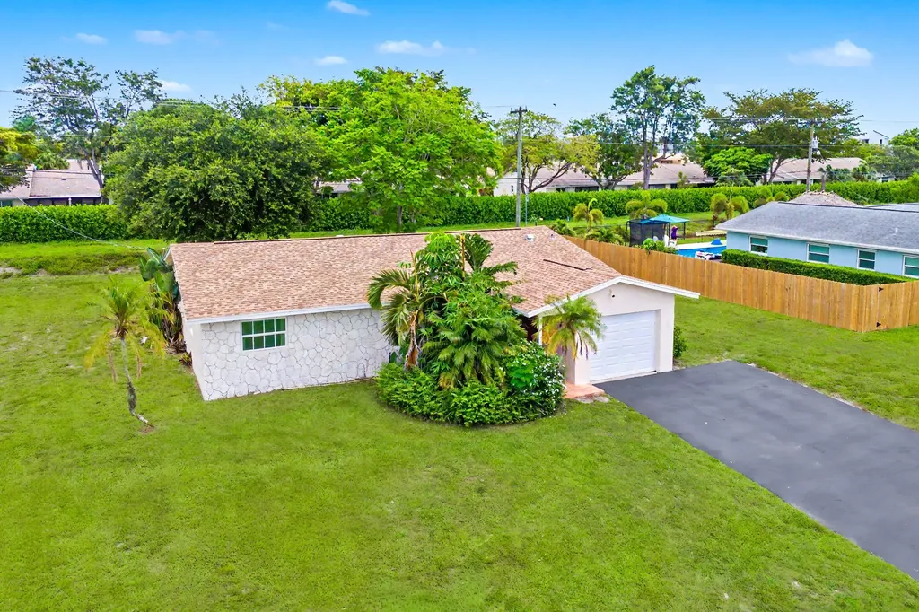 3150 Pinehurst Drive Lake Worth FL 33467