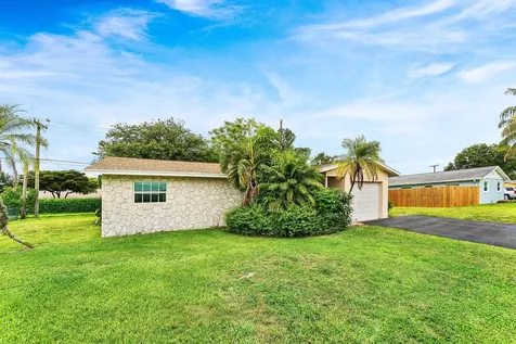 3150 Pinehurst Drive Lake Worth FL 33467