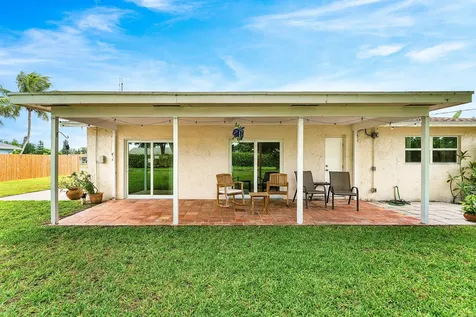 3150 Pinehurst Drive Lake Worth FL 33467