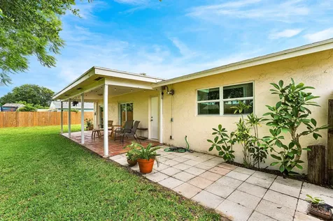 3150 Pinehurst Drive Lake Worth FL 33467