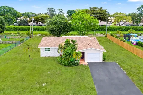 3150 Pinehurst Drive Lake Worth FL 33467