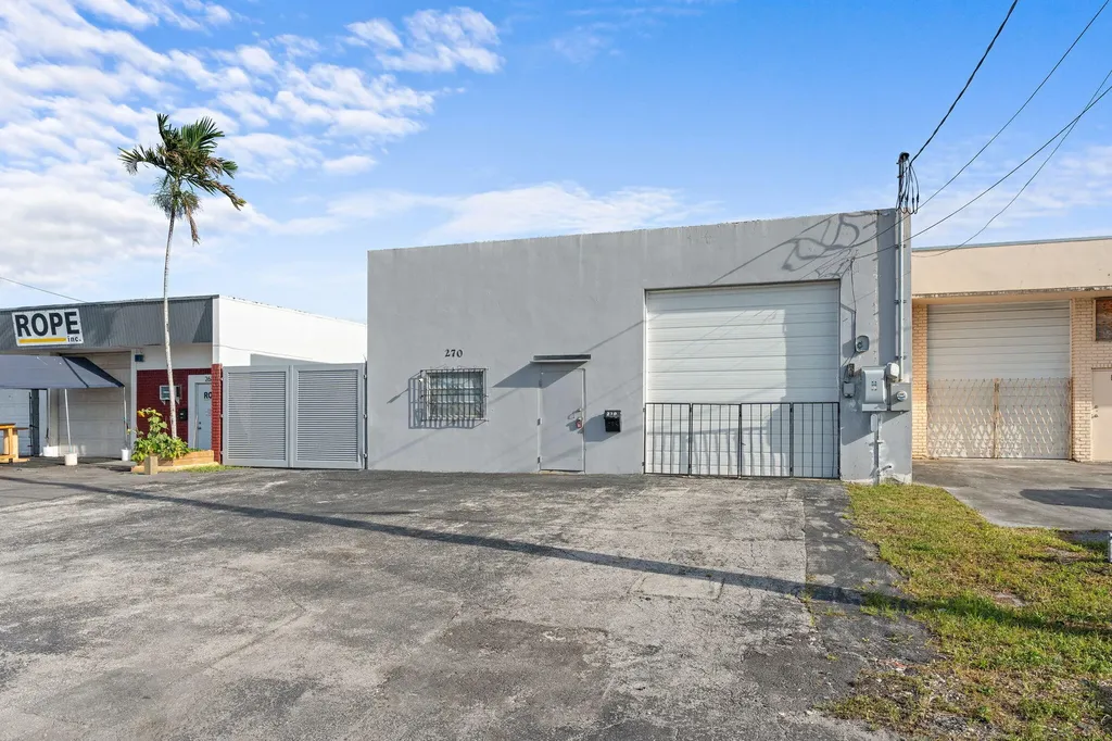270 SW 33rd Street Fort Lauderdale FL 33315