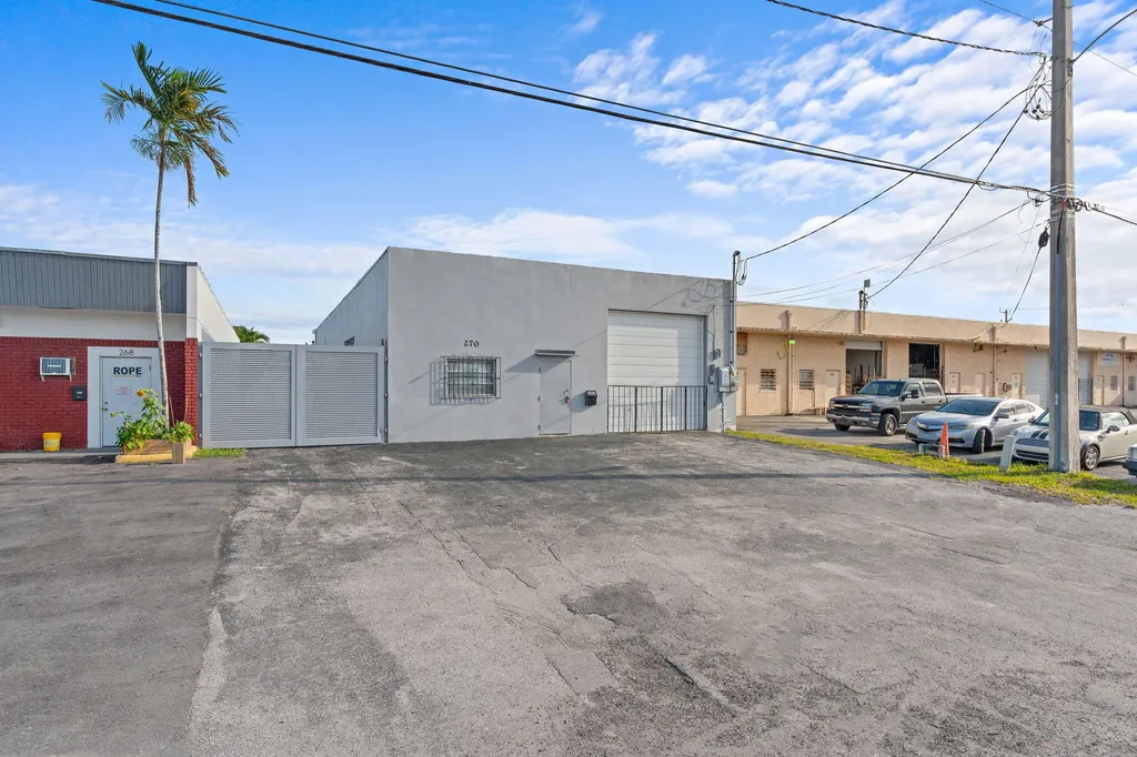 270 SW 33rd Street Fort Lauderdale FL 33315