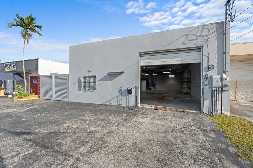 270 SW 33rd Street Fort Lauderdale FL 33315