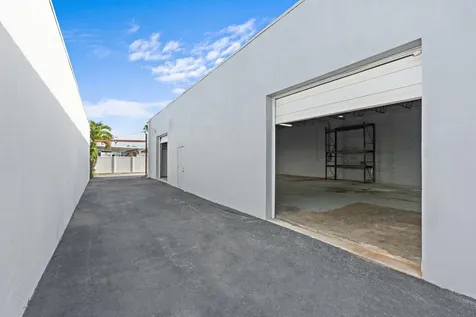 270 SW 33rd Street Fort Lauderdale FL 33315