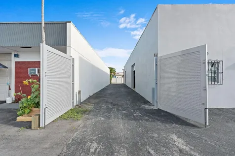270 SW 33rd Street Fort Lauderdale FL 33315