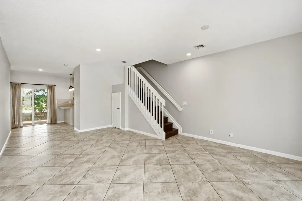 8464 Lagos De Campo Boulevard Tamarac FL 33321