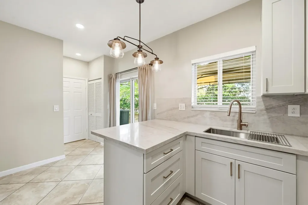 8464 Lagos De Campo Boulevard Tamarac FL 33321