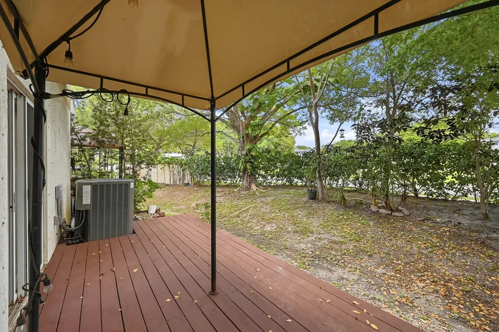 8464 Lagos De Campo Boulevard Tamarac FL 33321