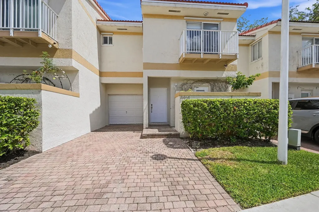 8464 Lagos De Campo Boulevard Tamarac FL 33321