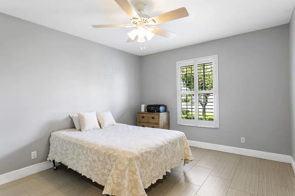 106 Venetian Lane Royal Palm Beach FL 33411