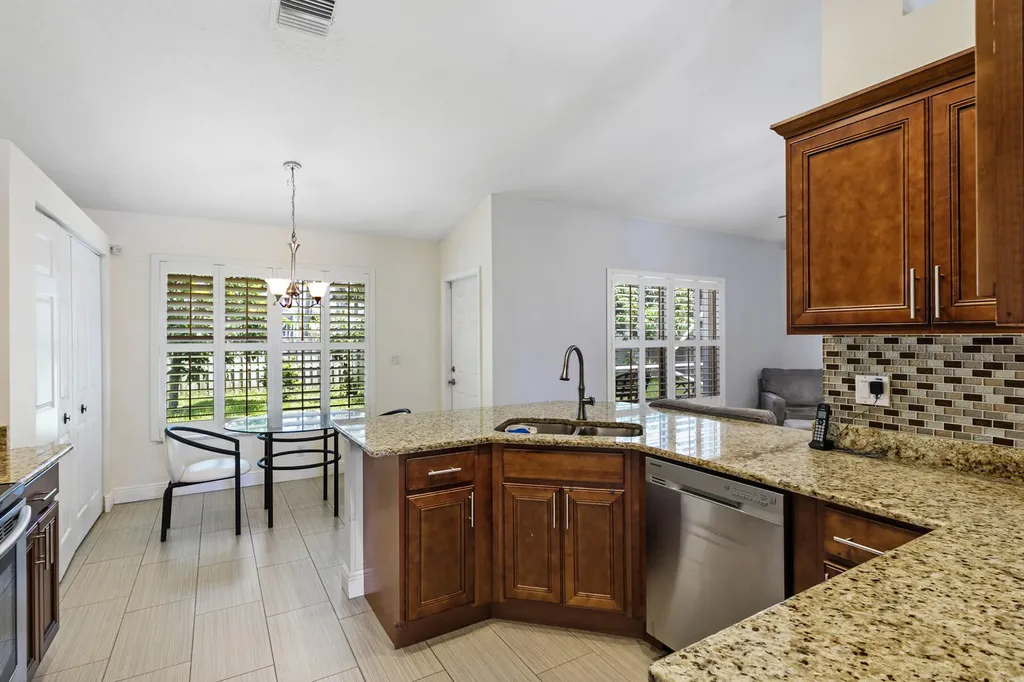 106 Venetian Lane Royal Palm Beach FL 33411