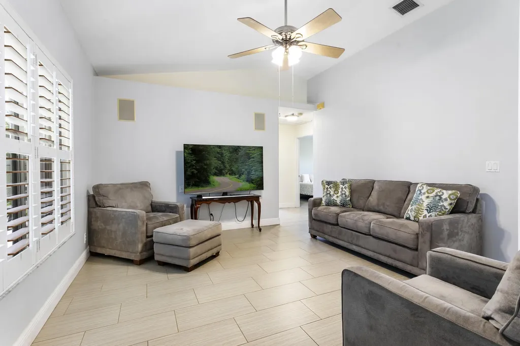 106 Venetian Lane Royal Palm Beach FL 33411
