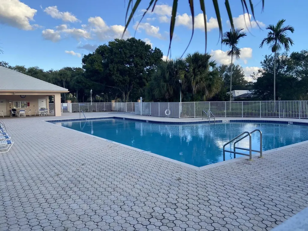 2102 Appleton Court Palm Beach Gardens FL 33403