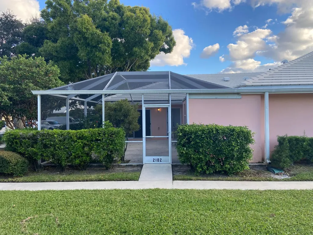 2102 Appleton Court Palm Beach Gardens FL 33403