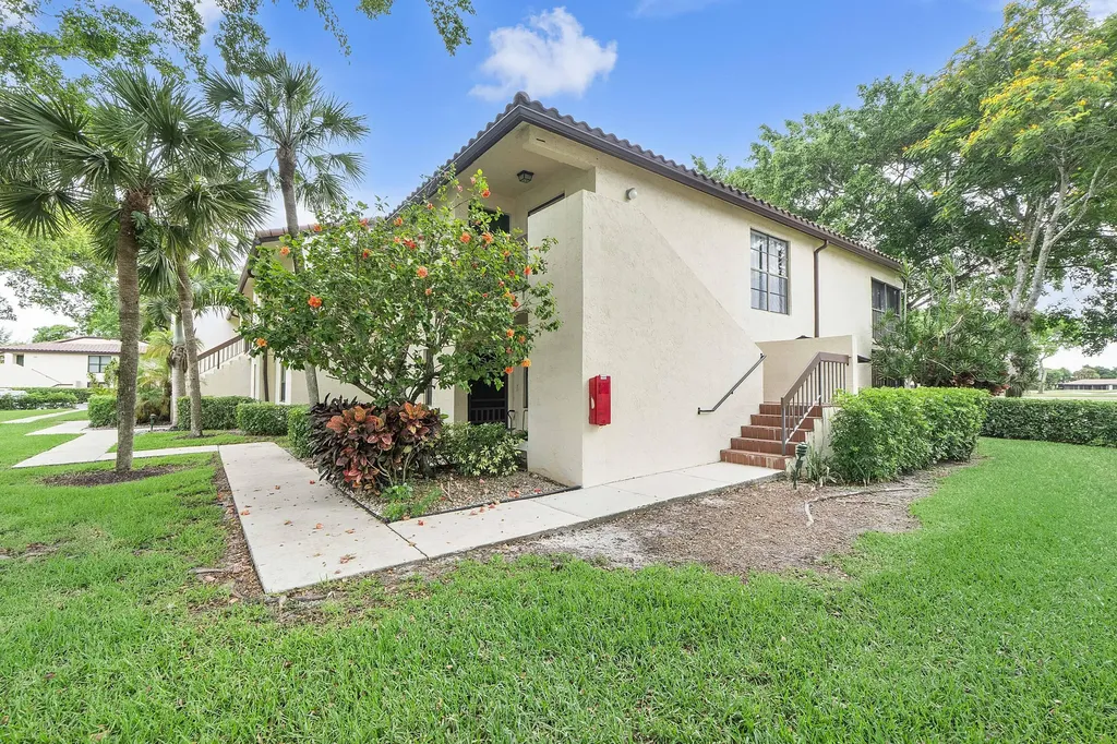 21852 Arriba Boca Raton FL 33433