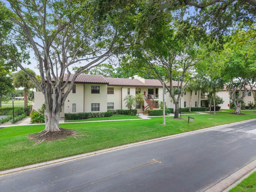 21852 Arriba Boca Raton FL 33433