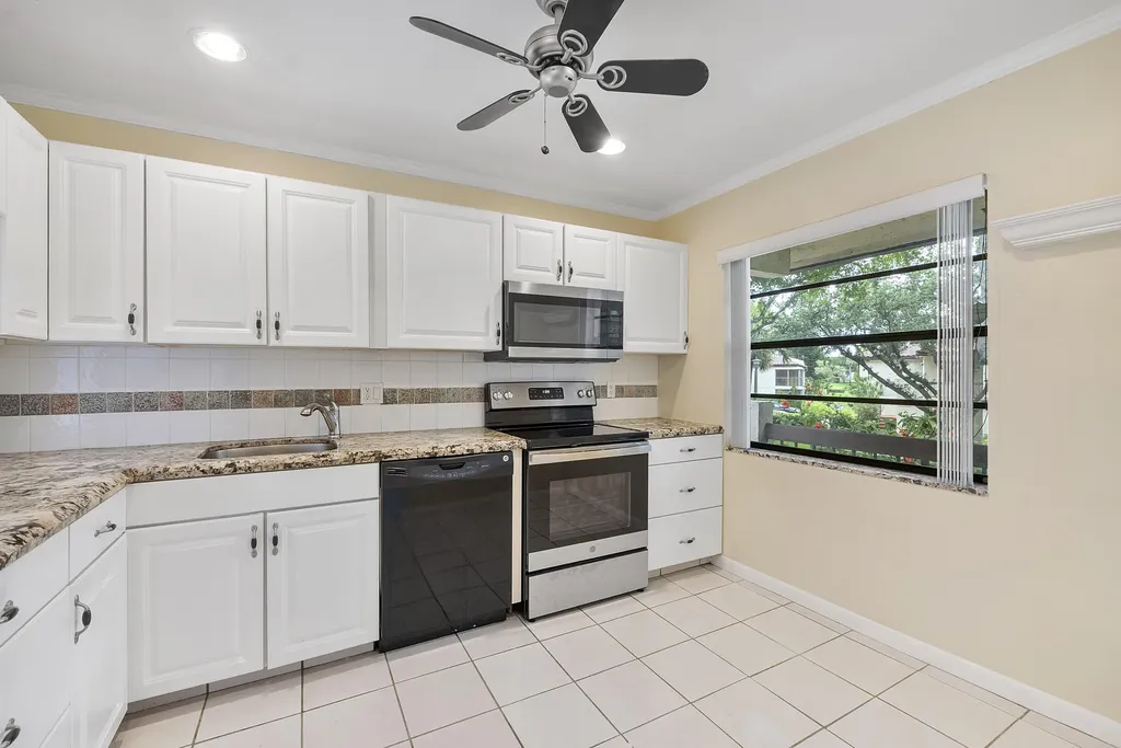 21852 Arriba Boca Raton FL 33433