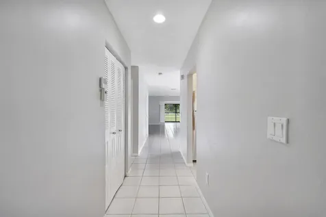 21852 Arriba Boca Raton FL 33433